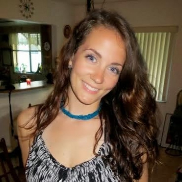 Meet your Posher, Hannah - Picture 1 of 1